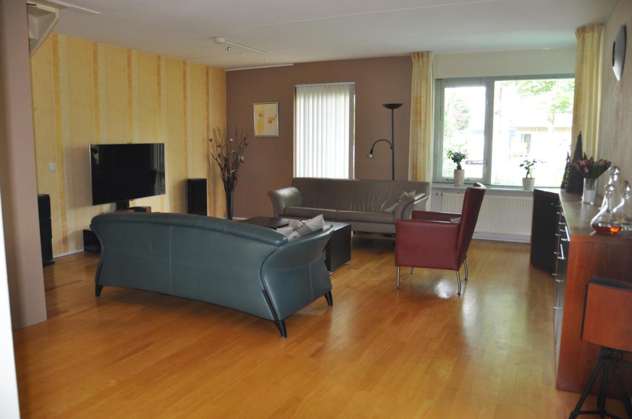 Mango House Homestay Zuidwolde  Екстериор снимка