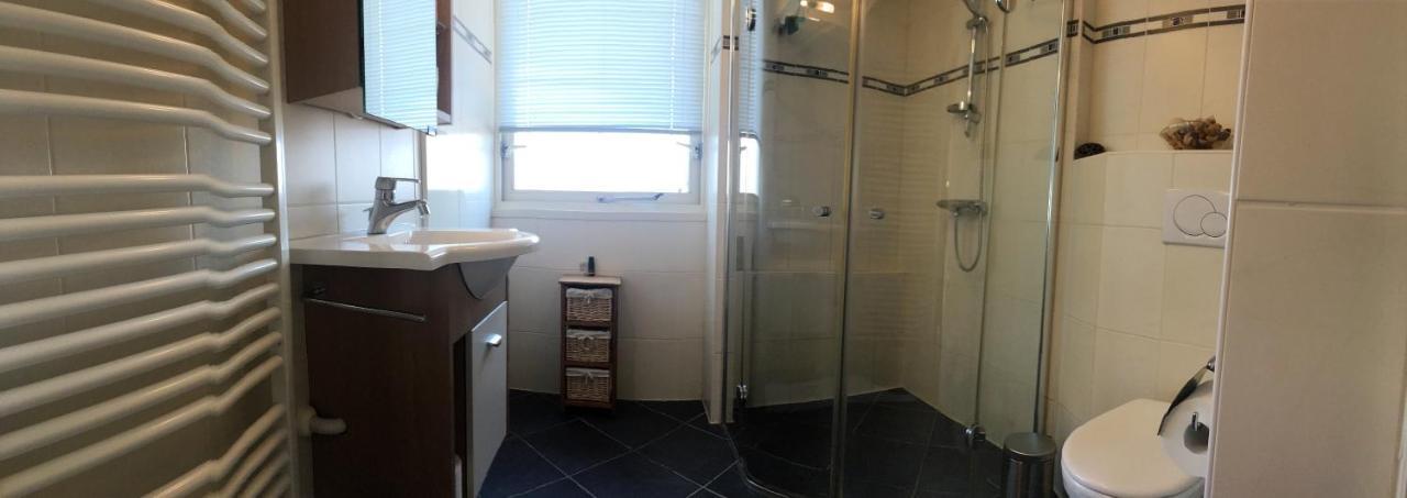 Mango House Homestay Zuidwolde  Екстериор снимка
